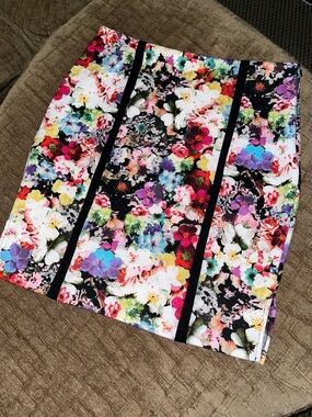 Spense Multicolor Floral Pencil Skirt with Black Stripes 5” Side Slits